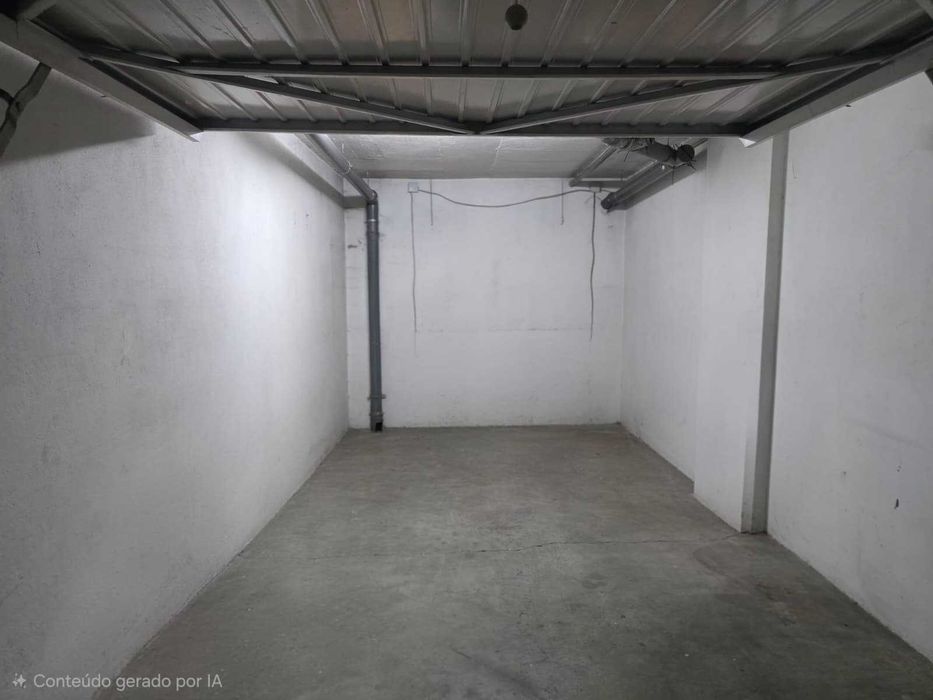 Apartamento T2 com Box e Varandas