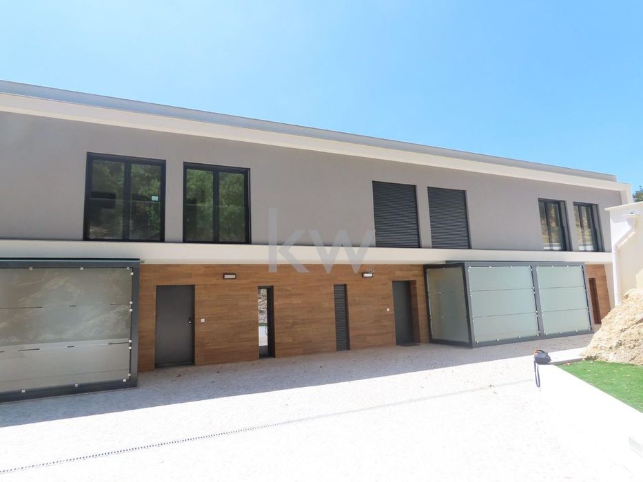 Moradia T4 de luxo em condomínio fechado em Leiria