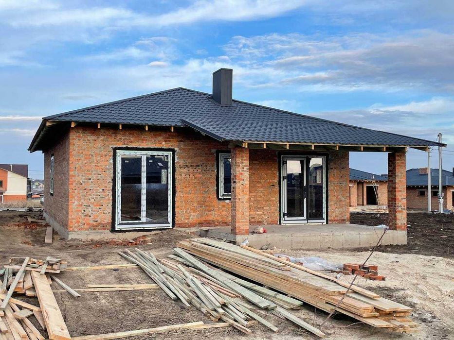 Зведення криші даху Покрівельні роботи Монтаж Металочерепиці Рівне обл