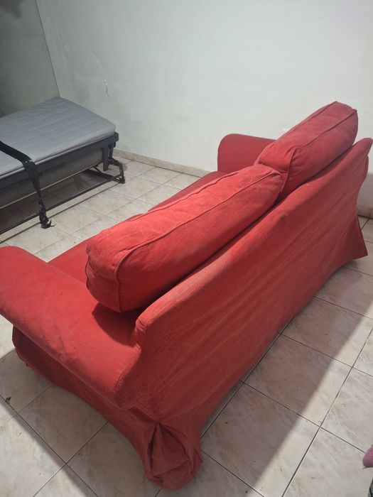 Sofá 2 lugares vermelho