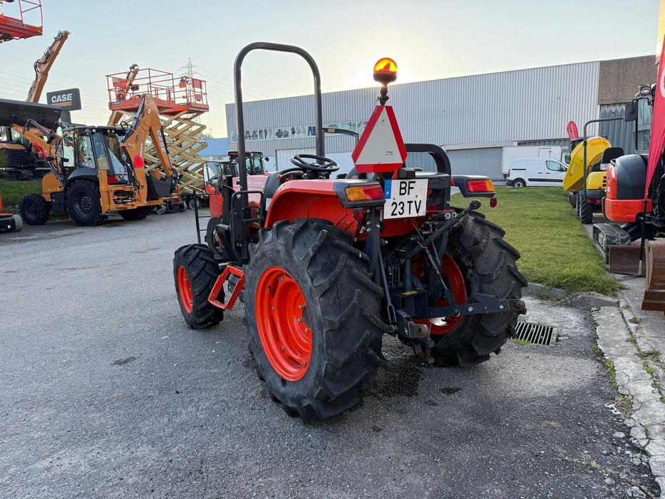 MAQUINA KUBOTA L2-452