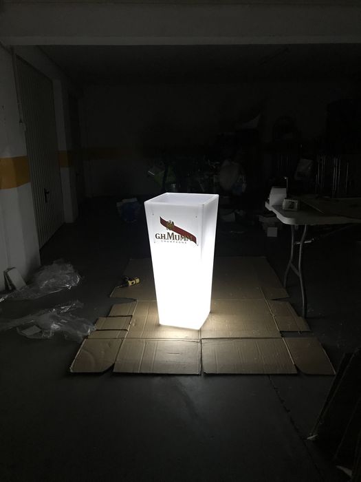 Vasos com ilukonacao rgb