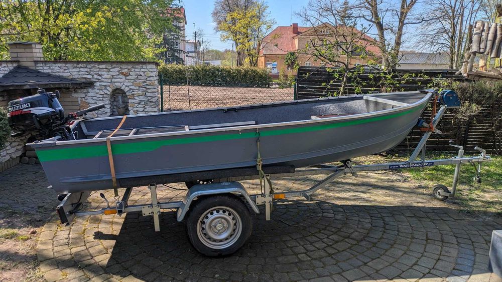 Łódka aluminiowa wędkarska z przyczepką i silnikami