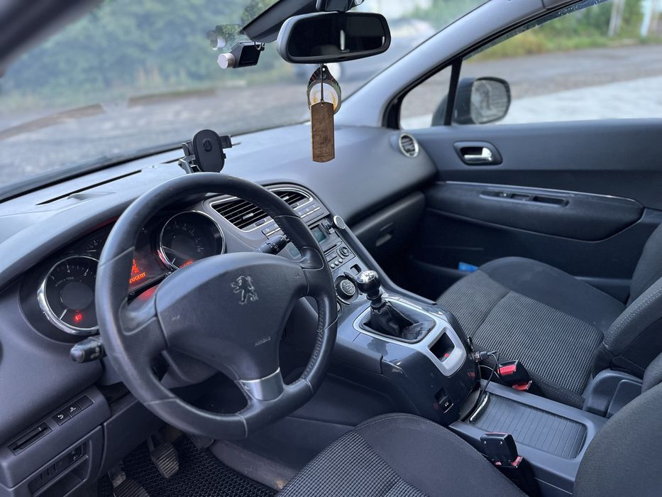 Exlusive Pegout 5008 2010