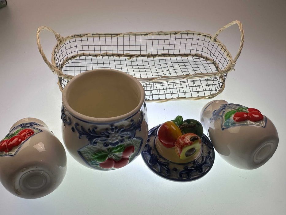 Pojemniczki ceramiczne na przyprawy dekoracyjne