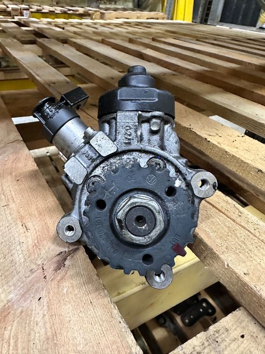 ТНВД Skoda SuperB Octavia. Паливний насос високого тиску Суперб