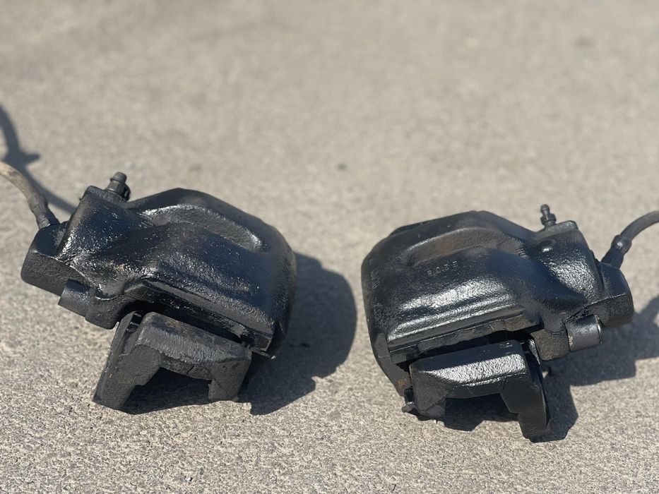 Суппорт супорта BMW X5 E53 E70 F15 F16 E60 F10 E83 тормозные колодки