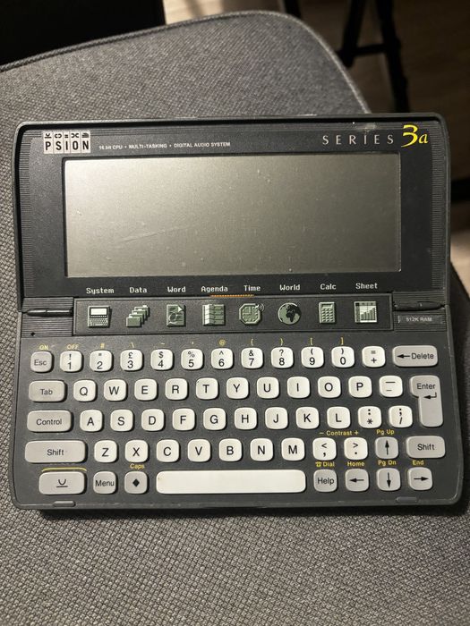 Psion Series 3a – kultowy retro palmtop / PDA (brak kabla)