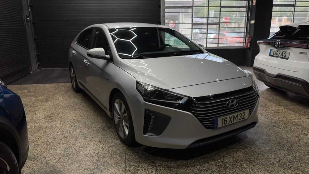 Hyundai Ioniq 1.6 GDI HEV Hybrid Tech