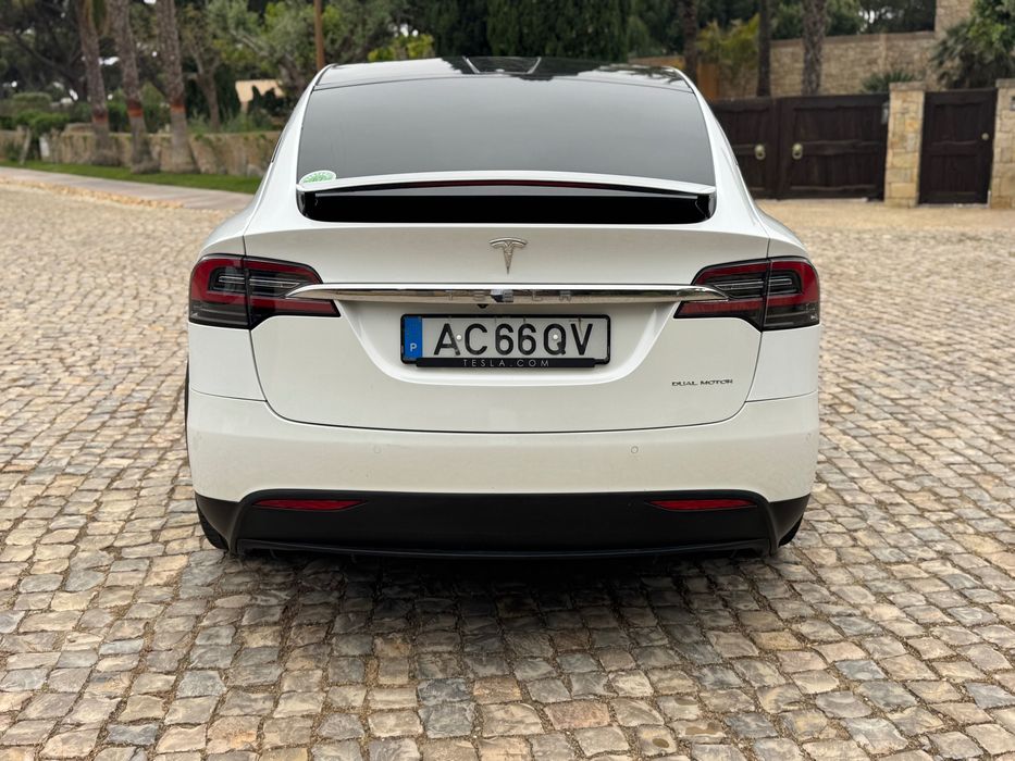Tesla Model X Long Range