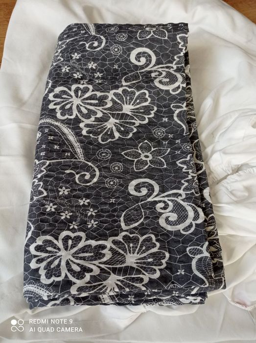 Простынь на резинке и наволочка