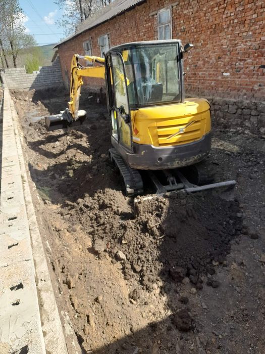 Послуги мініекскаватора