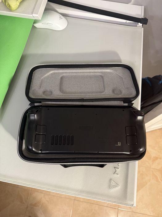 Steam Deck LCD 512GB — Estado impecável + Carregador e Bolsa