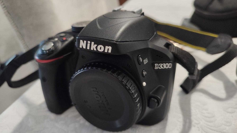 Nikon D3300 com 5240 Disparos (somente o corpo)