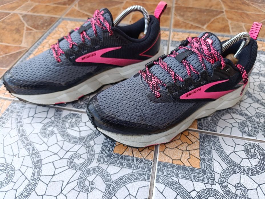 Brooks 39-40p. Жіночі трекінгові кросівки.
