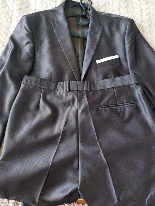 Чоловічий костюм