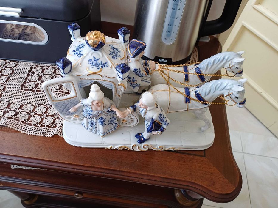 Peça decorativa em porcelana