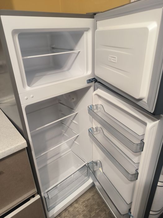 Продам новий  холодильник  Grunhelm