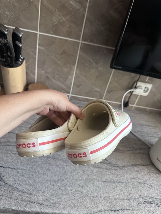 Продам нові Crocs