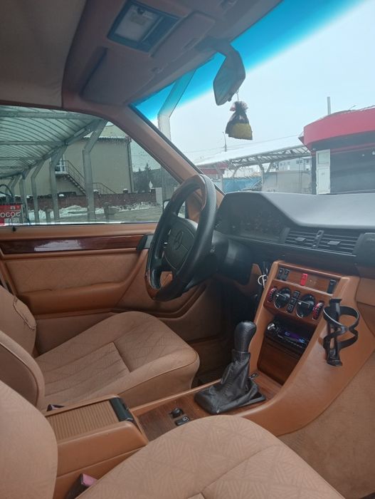 Продаю свій Мерседес 124