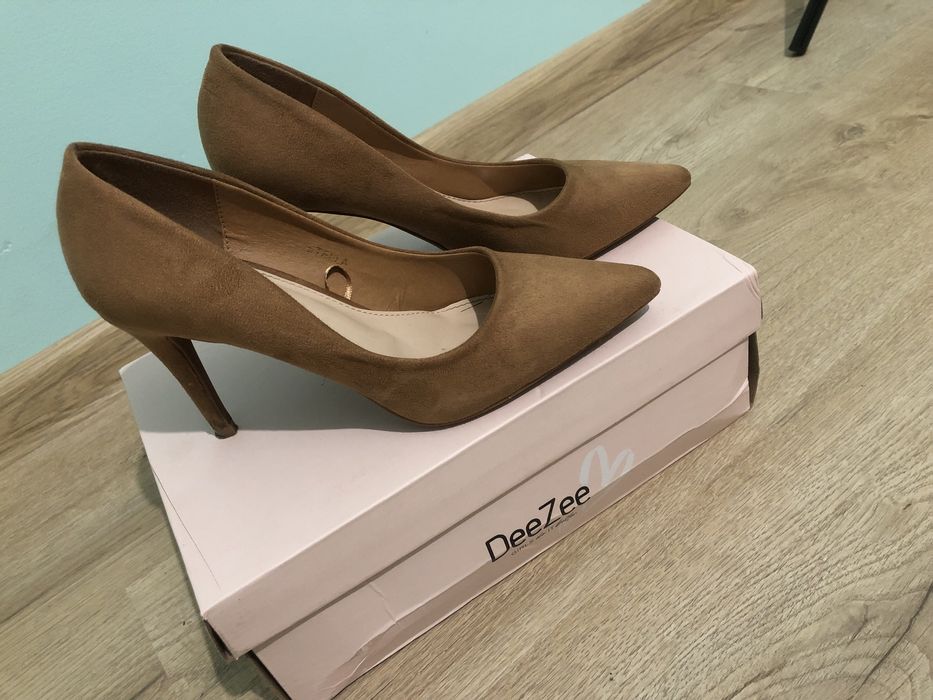 Karmelowe czółenka/szpilki DeeZee