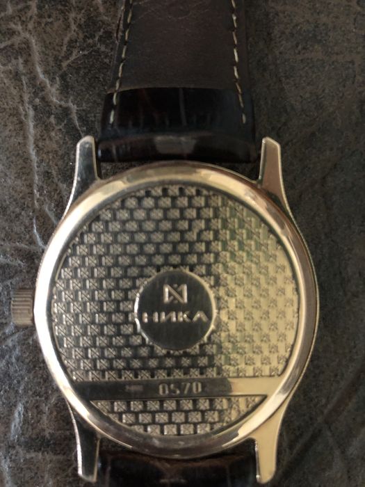 Золотые Часы в идеальном состоянии