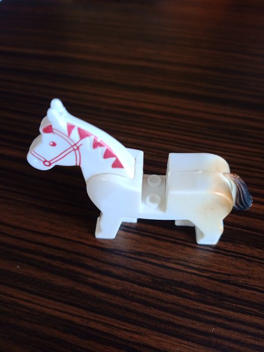 Biały konik lego