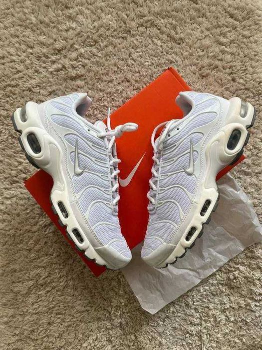 Buty sportowe Nike Air Max TN Plus White R.40