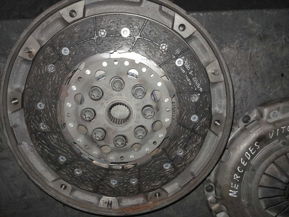 Vendo kit de embraiagem e bi massa para mercedes 2.2