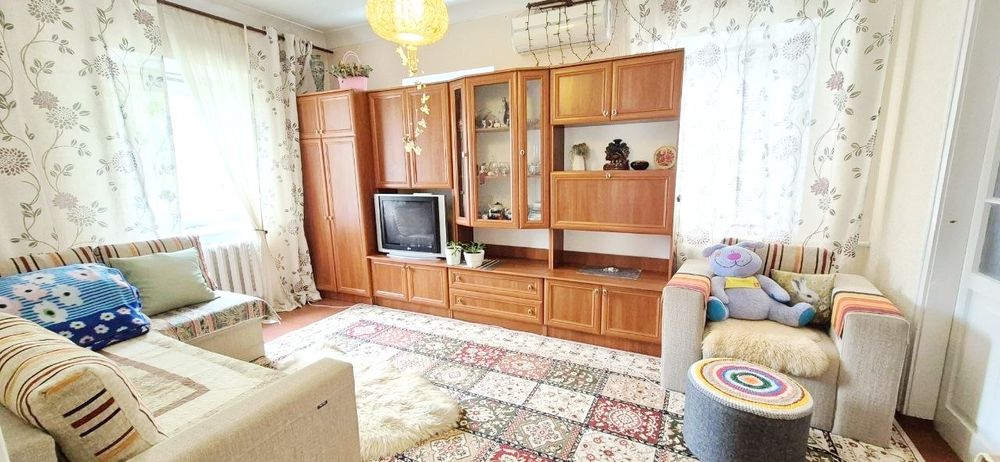 ПРОДАМ будинок у центрі с.Миколаївка, Самарівський район.