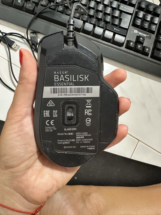 rato gaming Razer Basilisk Essential + teclado Tracer