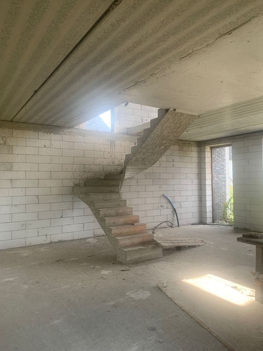 Продаж будинку 140 квадратів в Крюківщині 5 соток