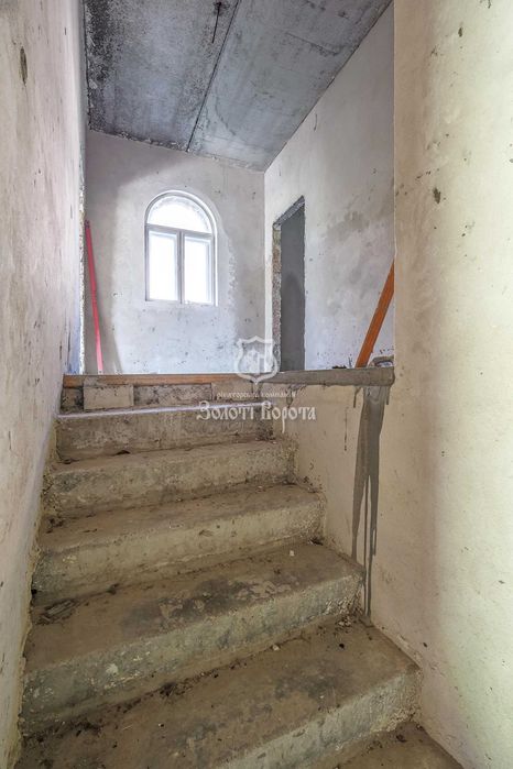 Будинок, 3 пов. Під ремонт. Пирогівська, 79, село Хотів, Обухівський район