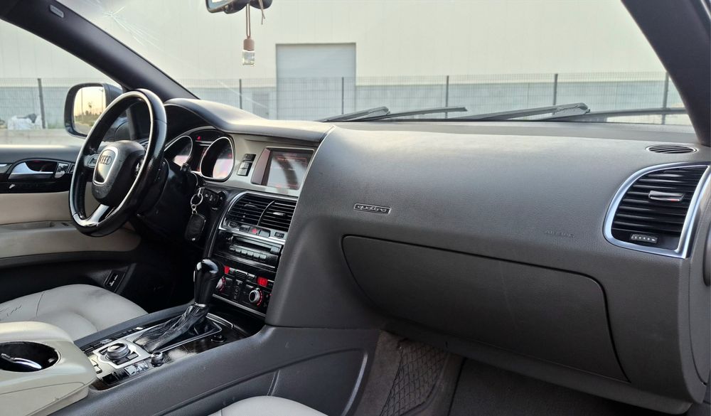 AUDI Q7 3.0 TDI V6 240 CV 7 lugares