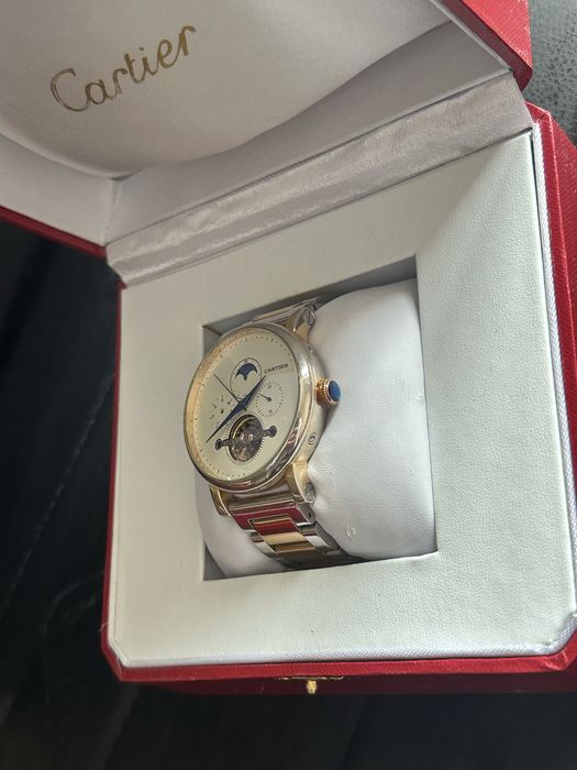 Продам часы Cartier