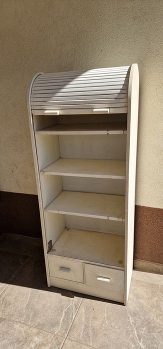 Sprzedam szafke z opuszczanymi drzwiczkami