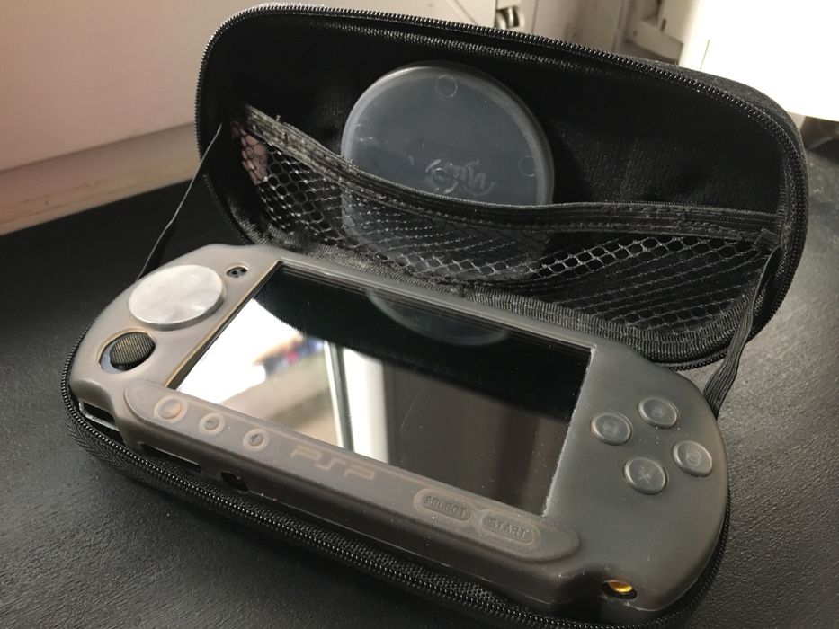 Conjunto PlayStationPortable- Bolsa e protetor de silicone