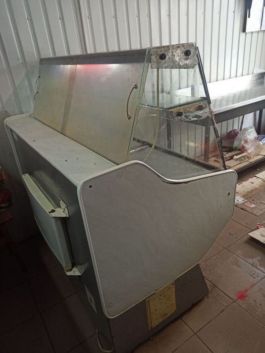 Продам холодильну вітрину