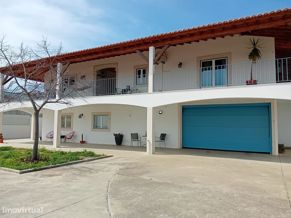 Moradia T4 Exclusiva na Meia Via, Torres Novas