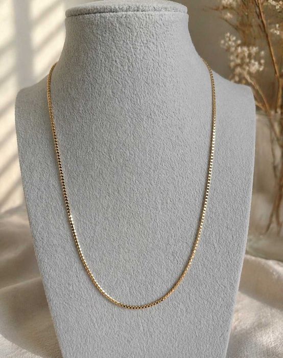 Biżuteria damska – kolczyki, naszyjniki, stal chirurgiczna