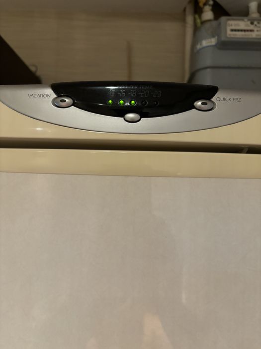 Холодильник LG в гарному стані