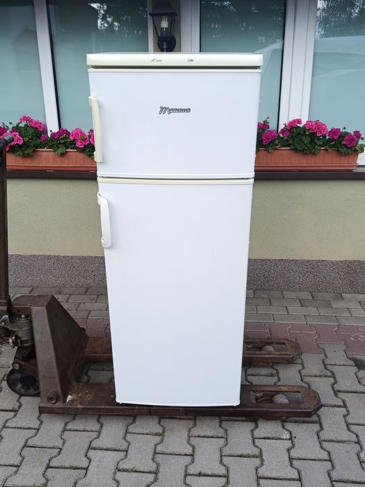 Lodówka 140 cm    .
