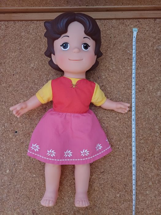 Heidi cerca de 37 cm.
Famosa.
Como nova.