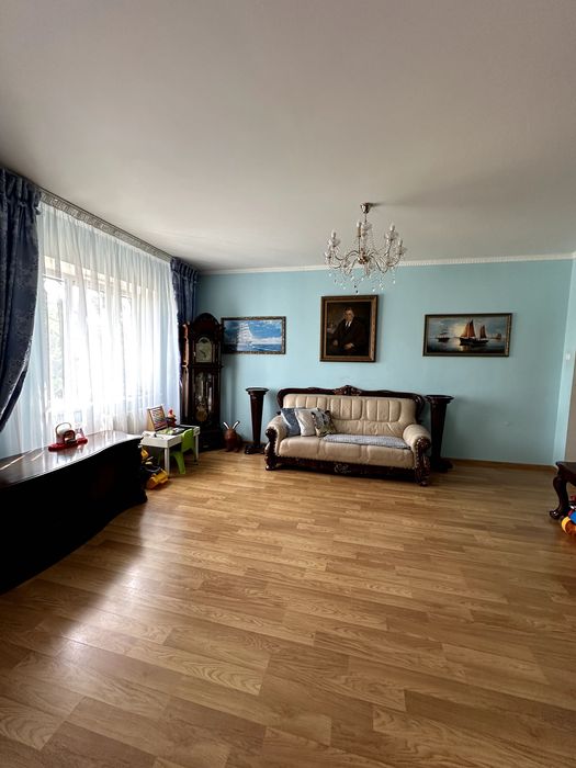 Продаж будинку 622 м.кв як для житла, так і комерційна інвестиція