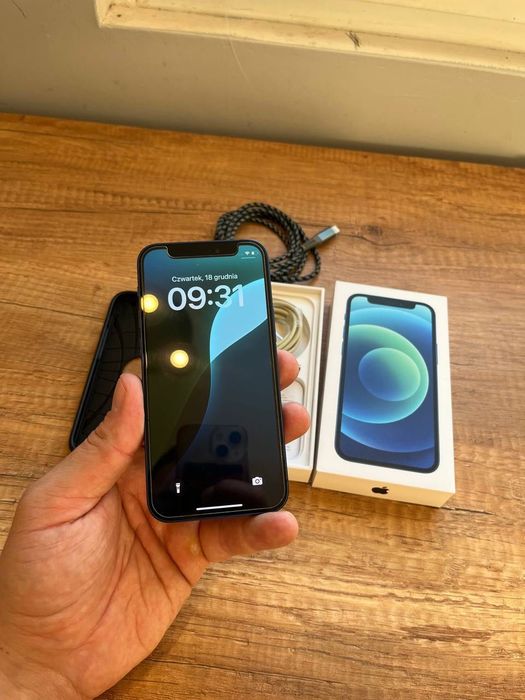 Apple iPhone mini 12 - 64 GB . Bardzo dobry stan .