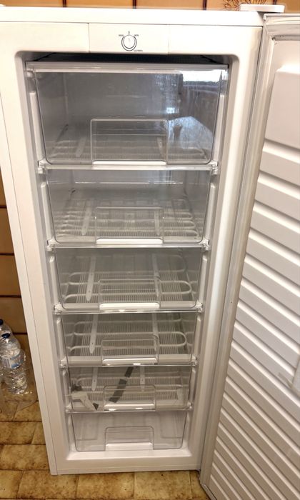 Arca de congelação Silver de 168 litros