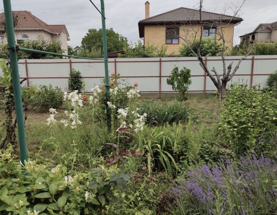 Дом , Фонтанка 2, асфальтированный подьезд . 400м от трассы.