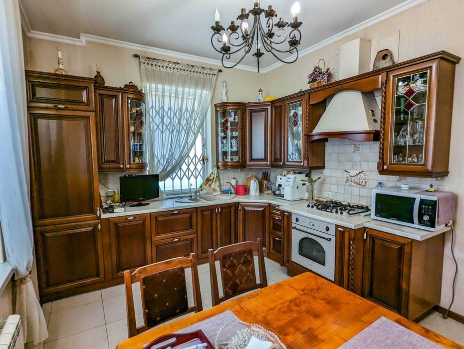 Продажа 2-х эт. дома на НАБЕРЕЖНОЙ, цена снижена на 50%, торг возможен