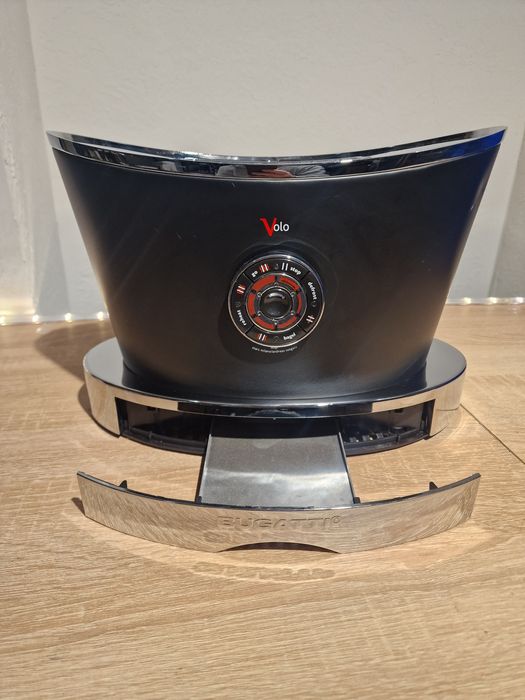 Тостер Bugatti Volo чорного кольору