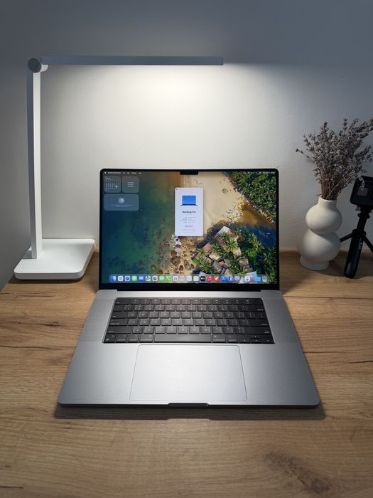 MacBook Pro 16 2021 M1 MAX 32 GPU 64GB RAM 1TB SSD